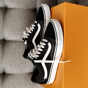 Vans Old Skool Sneakers (Black/White)